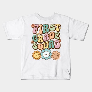 Groovy First Grade Squad Back To School Cute  Flower Retro Vintage Kids T-Shirt